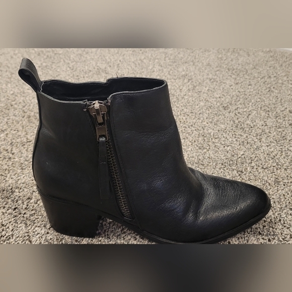 Steve Madden Peele Ankle Boots Womens Size 8.5 Black Leather Casual Zip - Picture 8 of 12